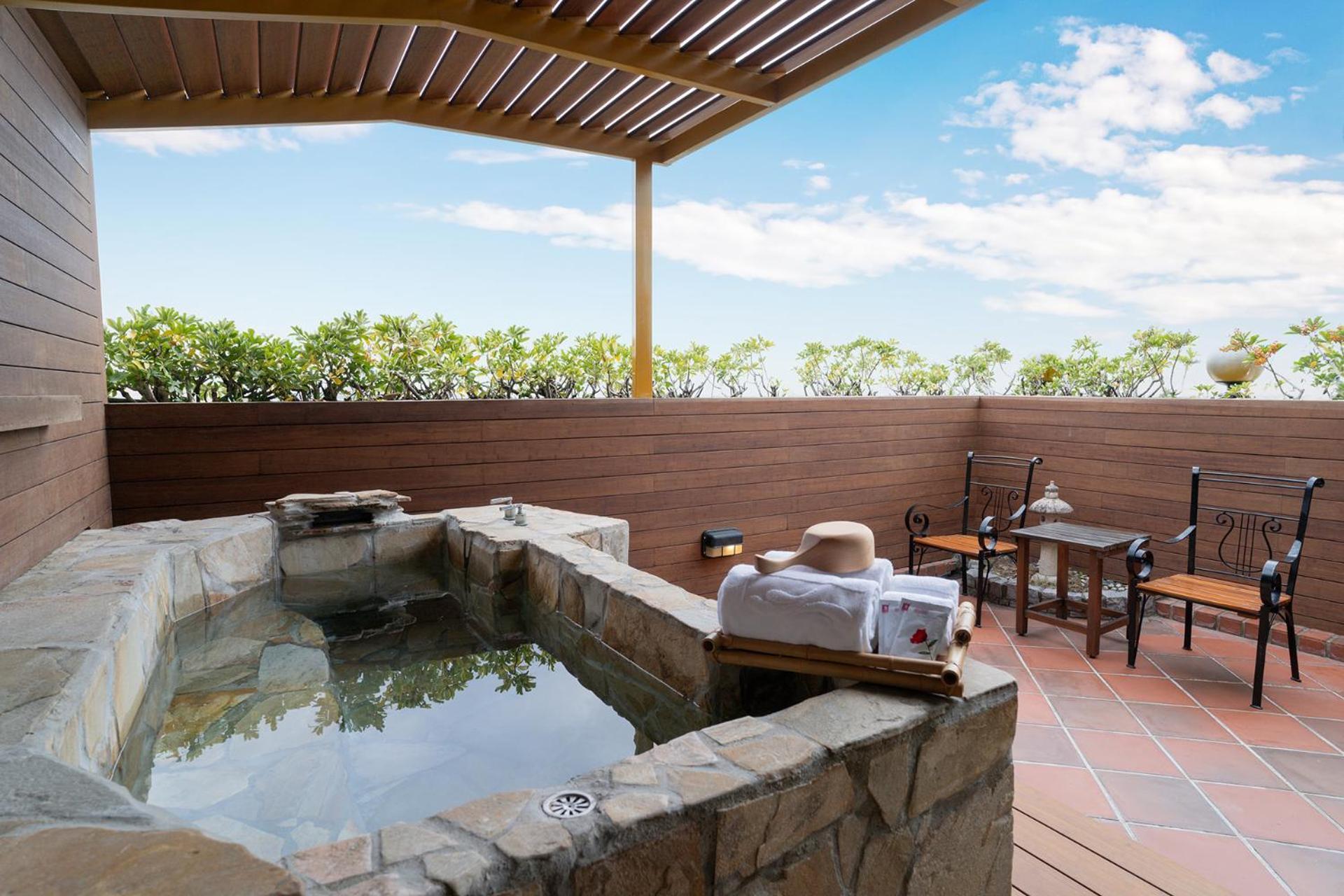 Formosan Naruwan Hotel T'ai-tung Zewnętrze zdjęcie A private onsen